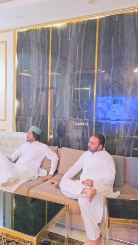 @AK🖤AFRiDi
