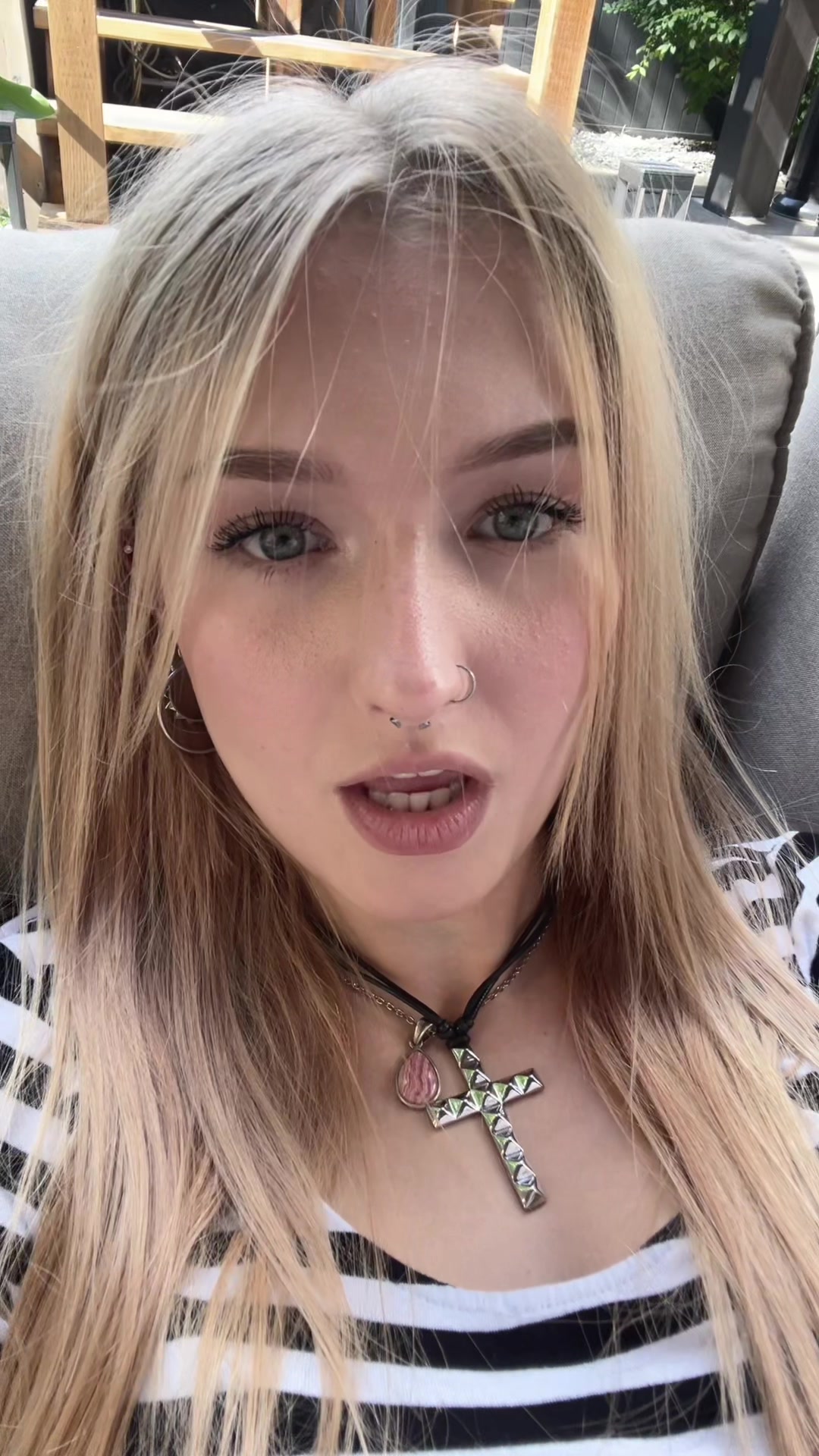 @lo