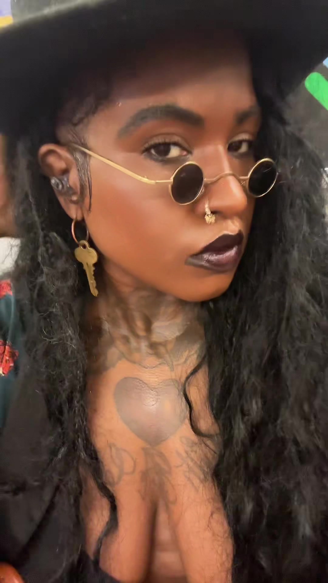 @VanityZo