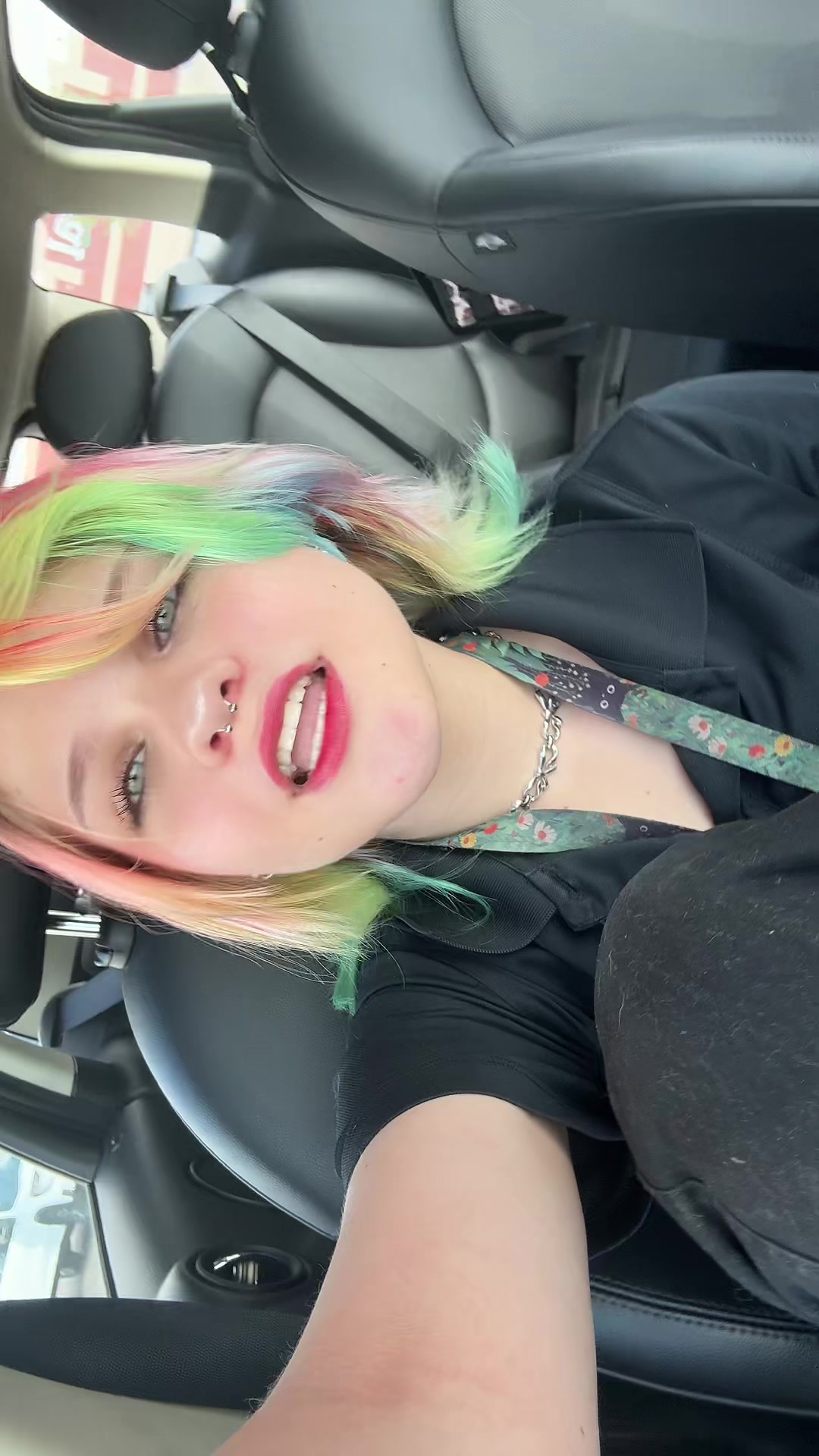 @Emi 🏳️&zwj;🌈