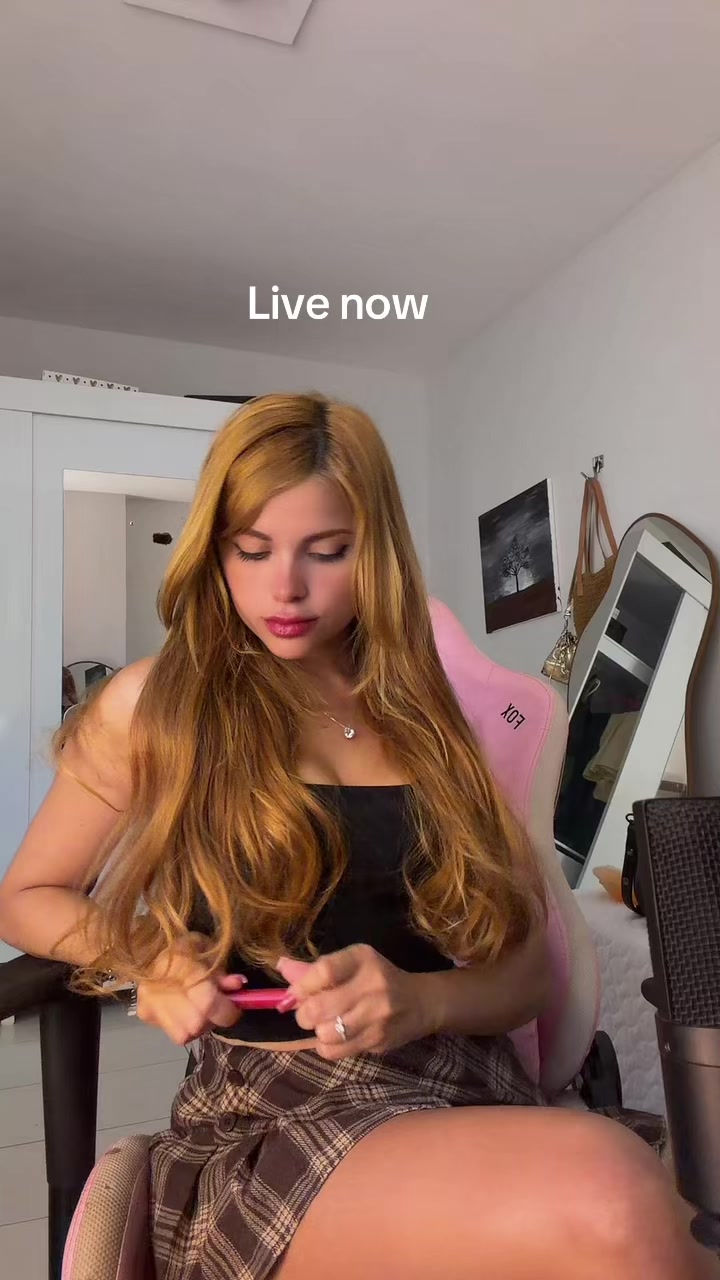 @Anna 🦊