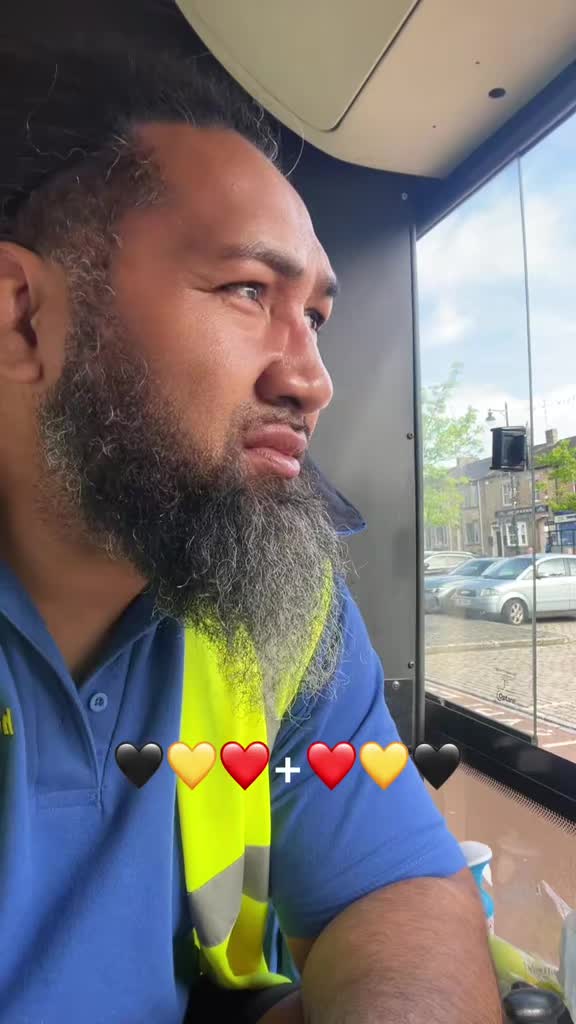 @Dancing Bus Driver 🇹🇴❤️💛🖤