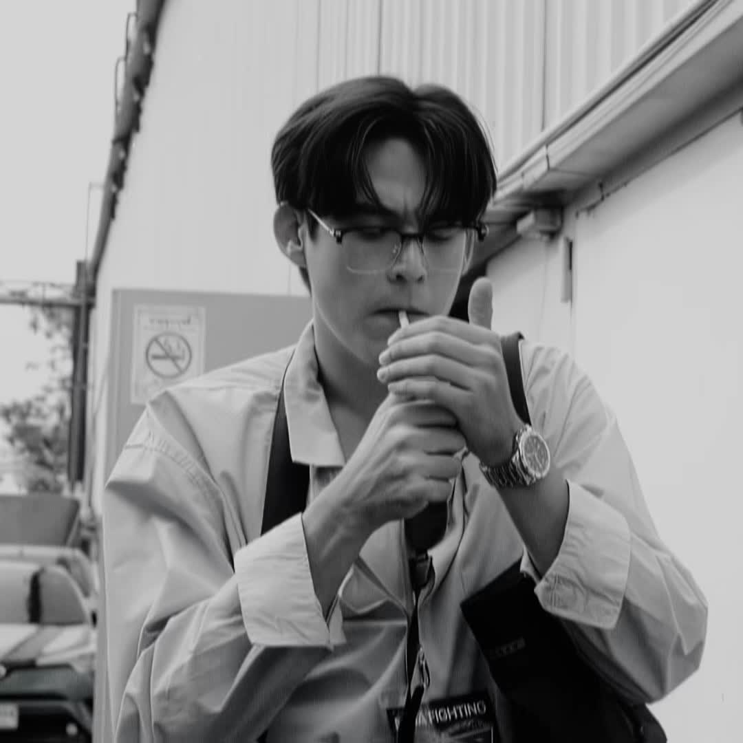 @yuni ⋆.˚