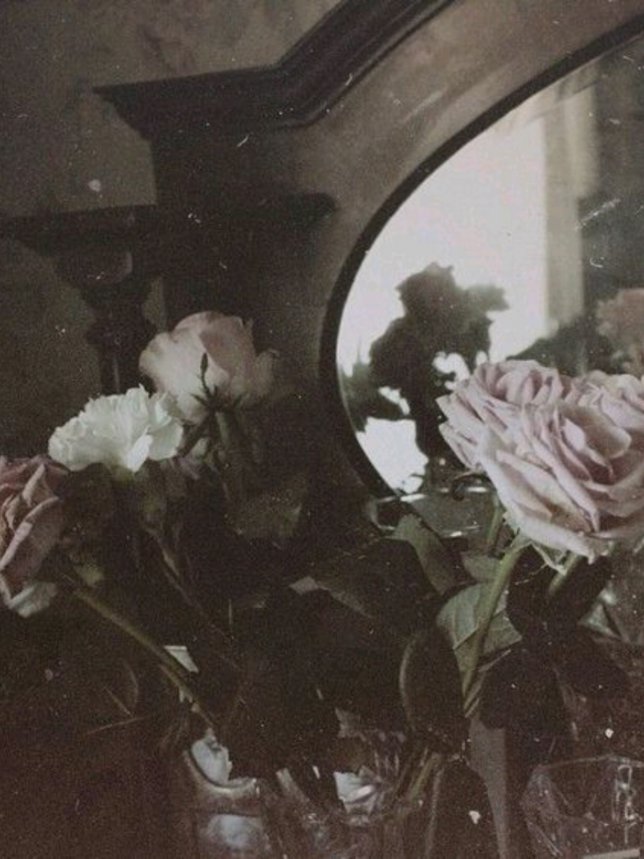 @𝄞𓊆  ᶢ𝖑ₒᵂⁱₙᶢ.ᐟ ྀི 🪽𓊇﴾⦵﴿ 𓉸