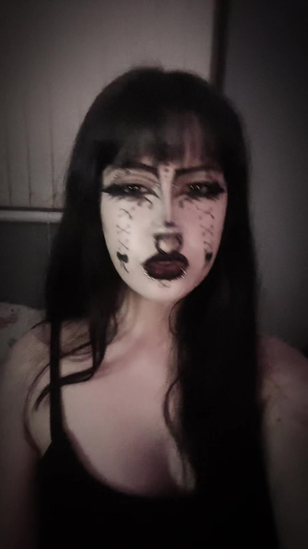 @Ellie🦇