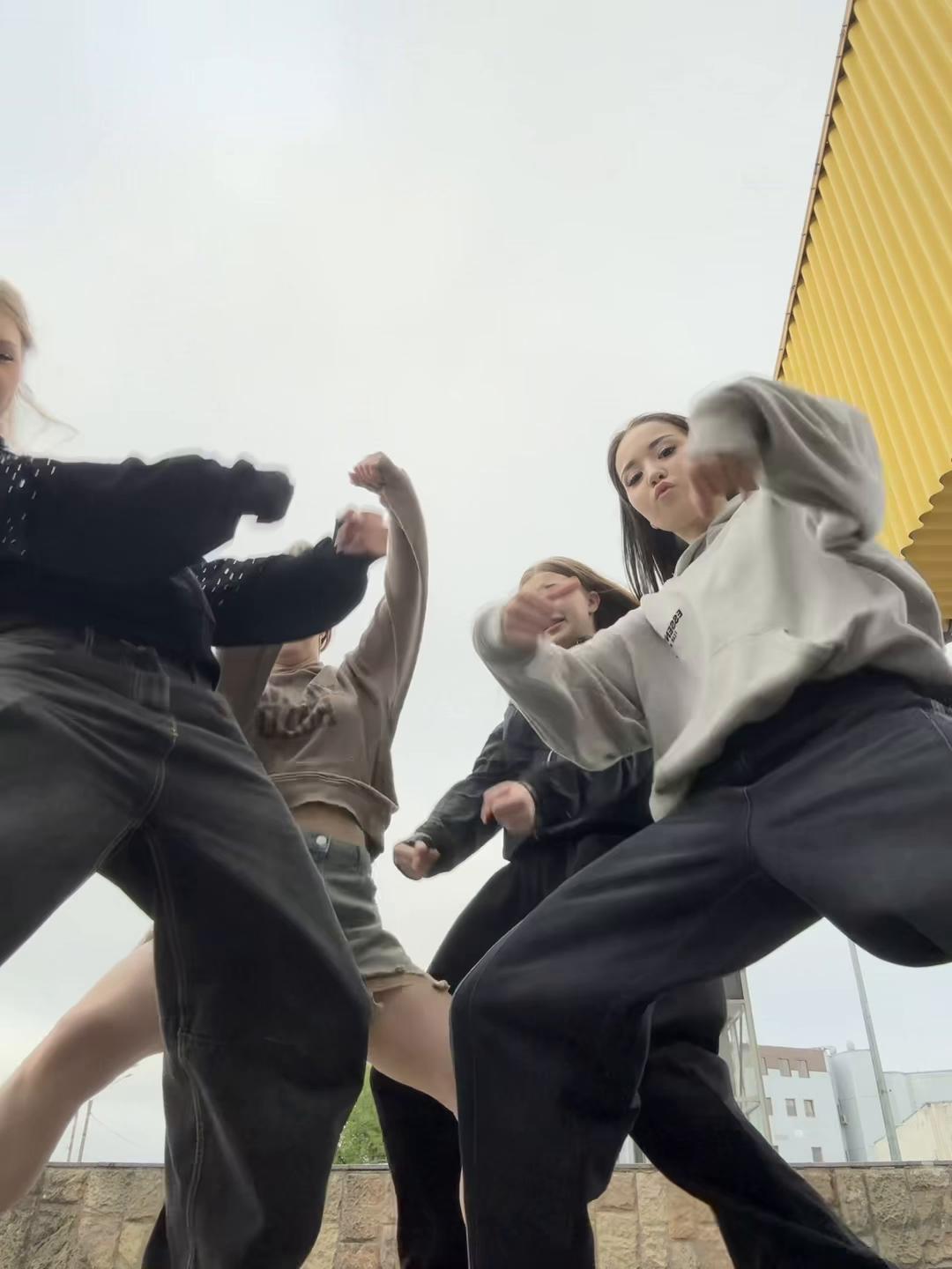 @4MOTION_TEAM
