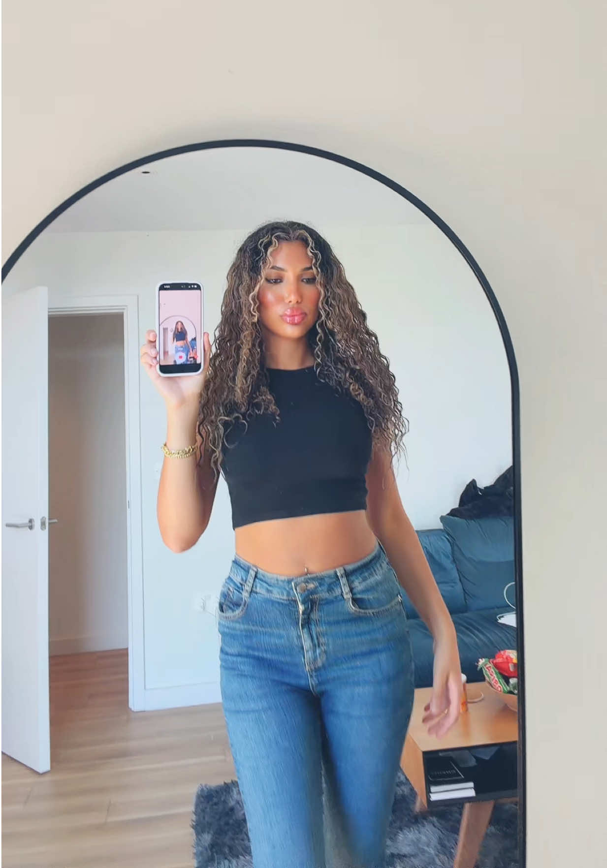 @Certified Goldilocks 👩🏼&zwj;🦱
