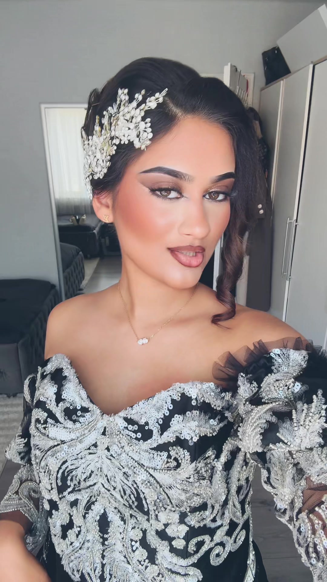@𝐸🌺