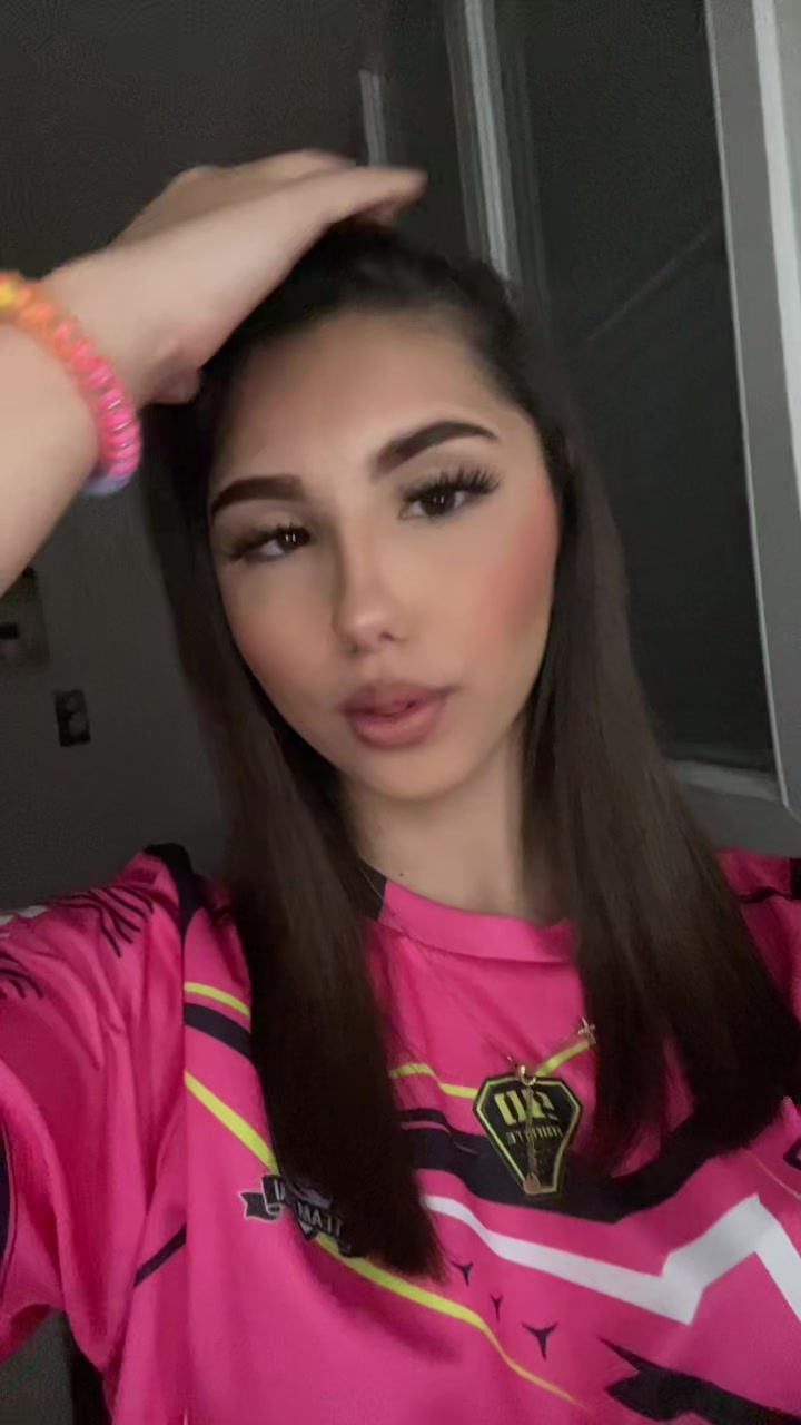 @𝐣𝐚𝐝𝐞