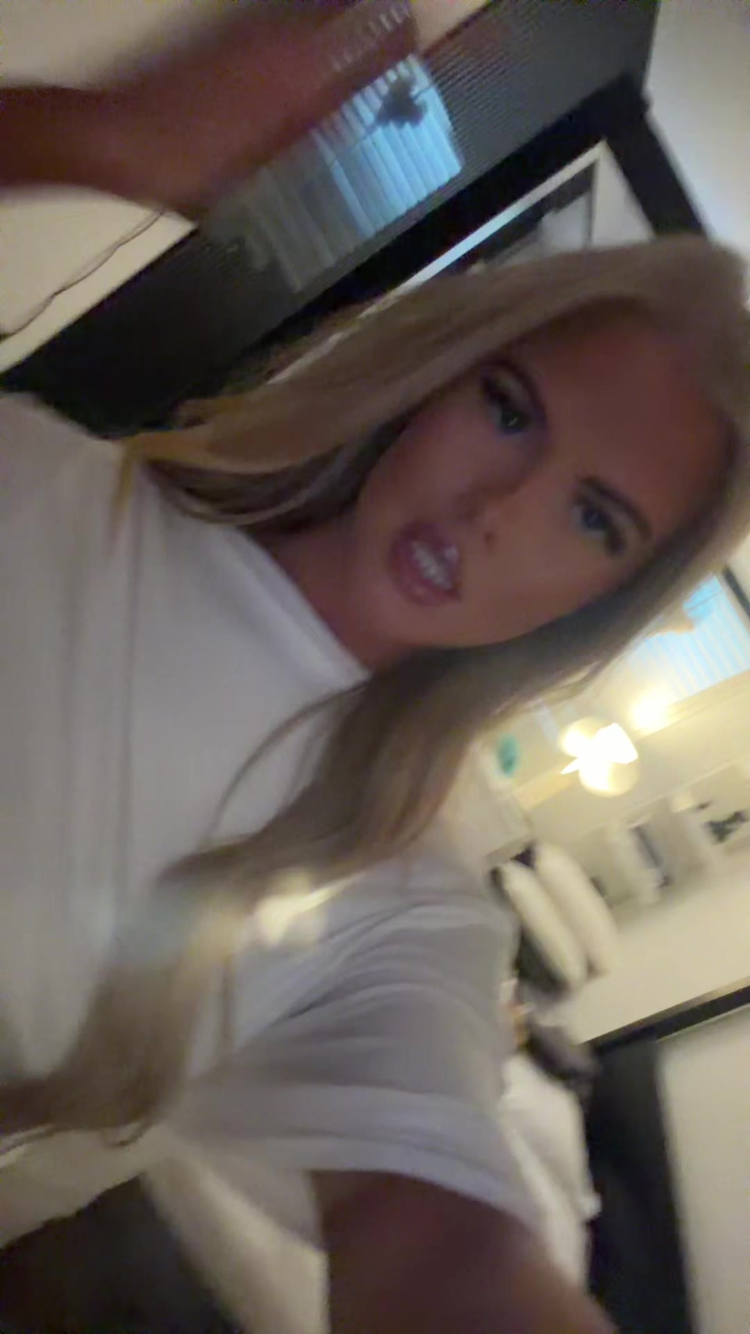 @olivia