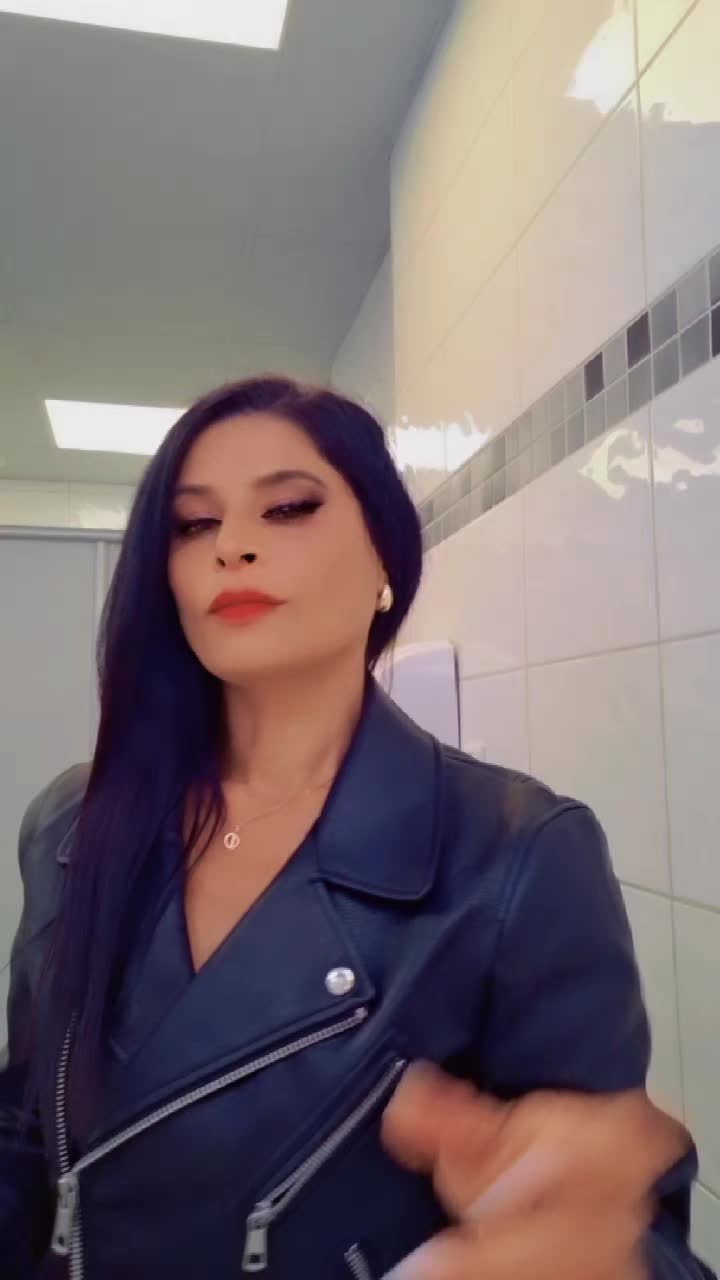 @🦢