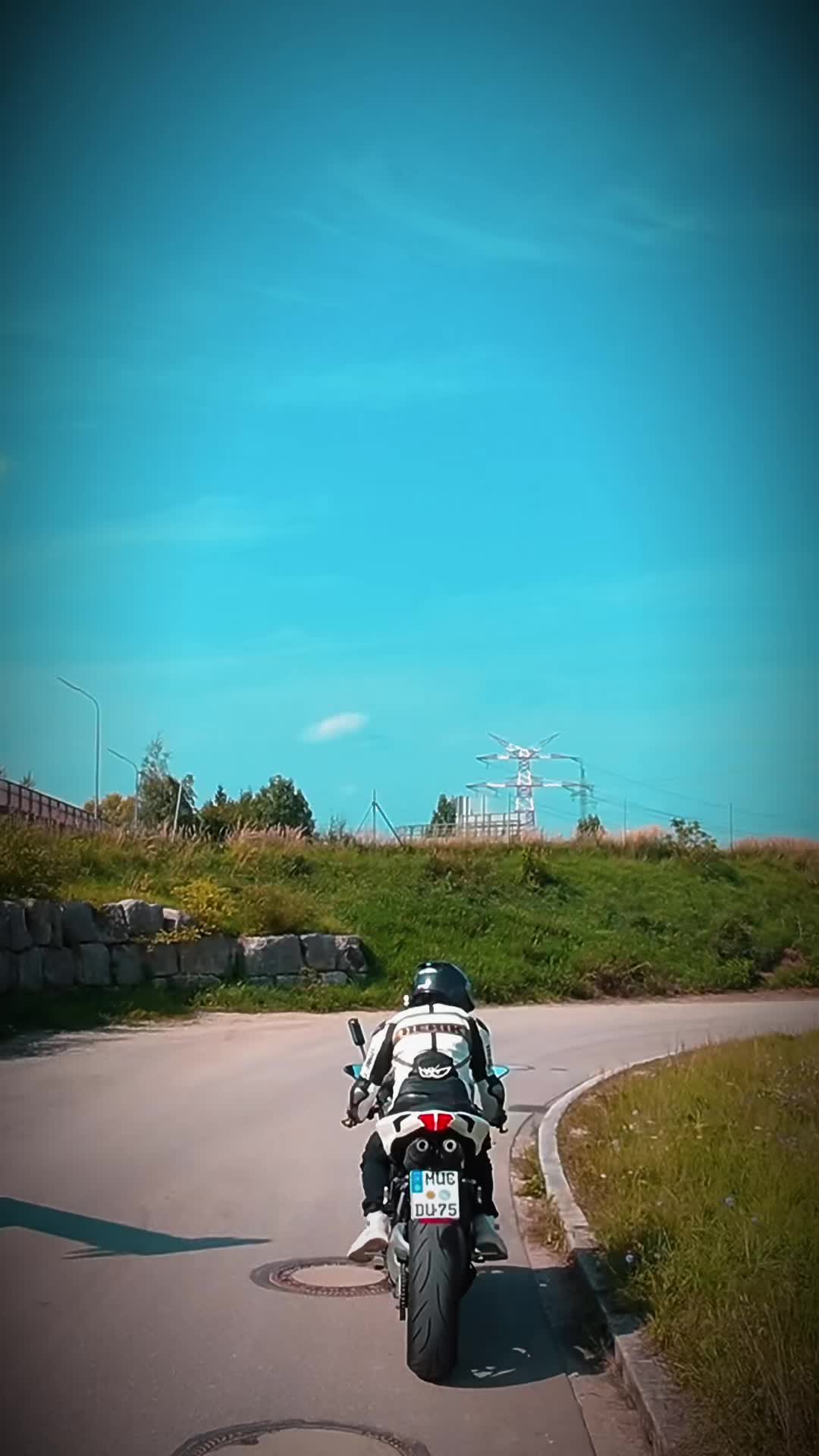 @Mirko | 🏍️ drivngcoach 🏍️
