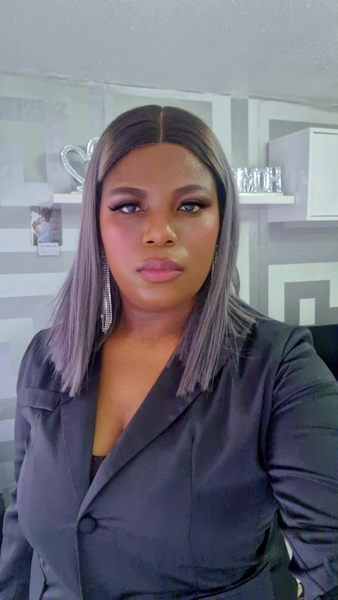 @queenluna