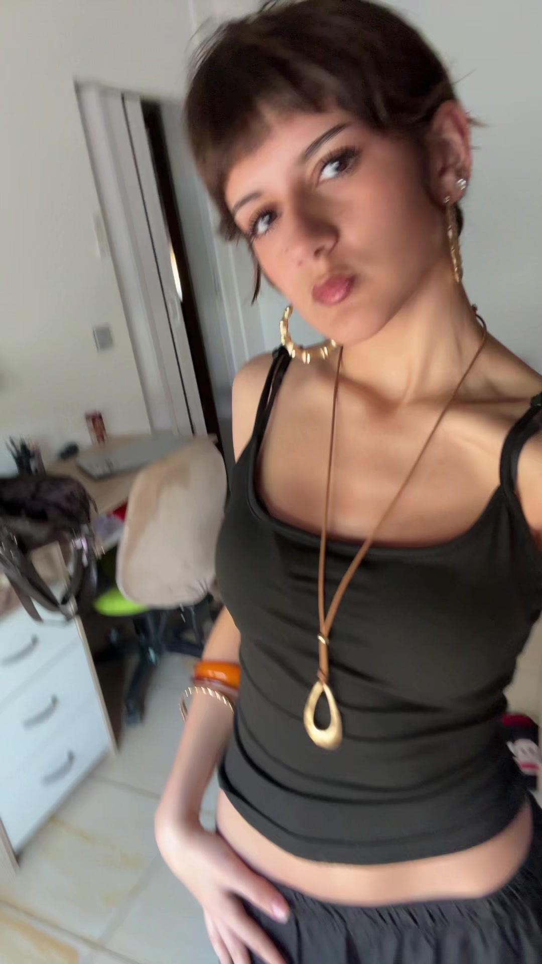 @meninaoutrolugar