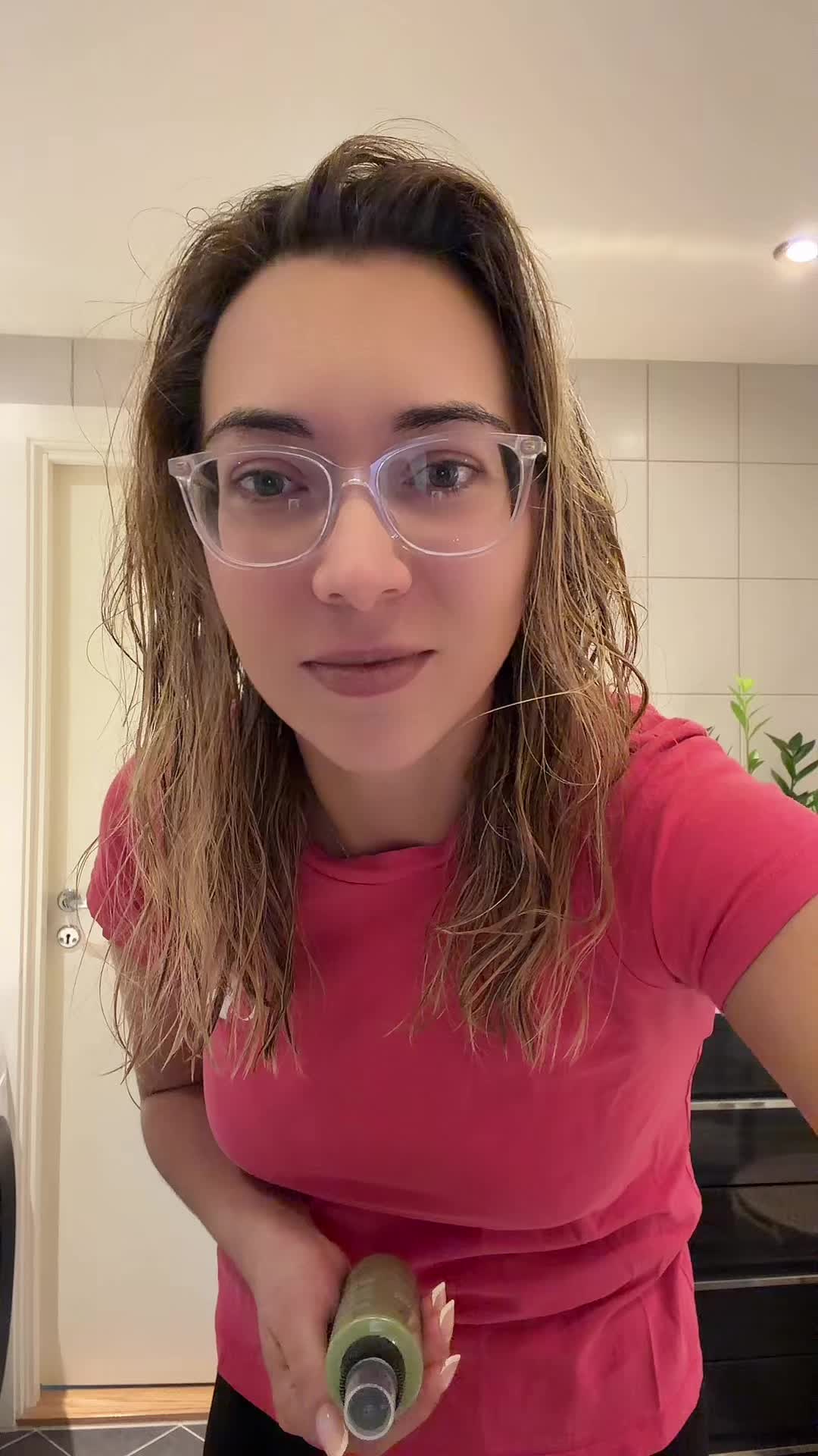 @Elisabeta🇳🇴🇷🇴