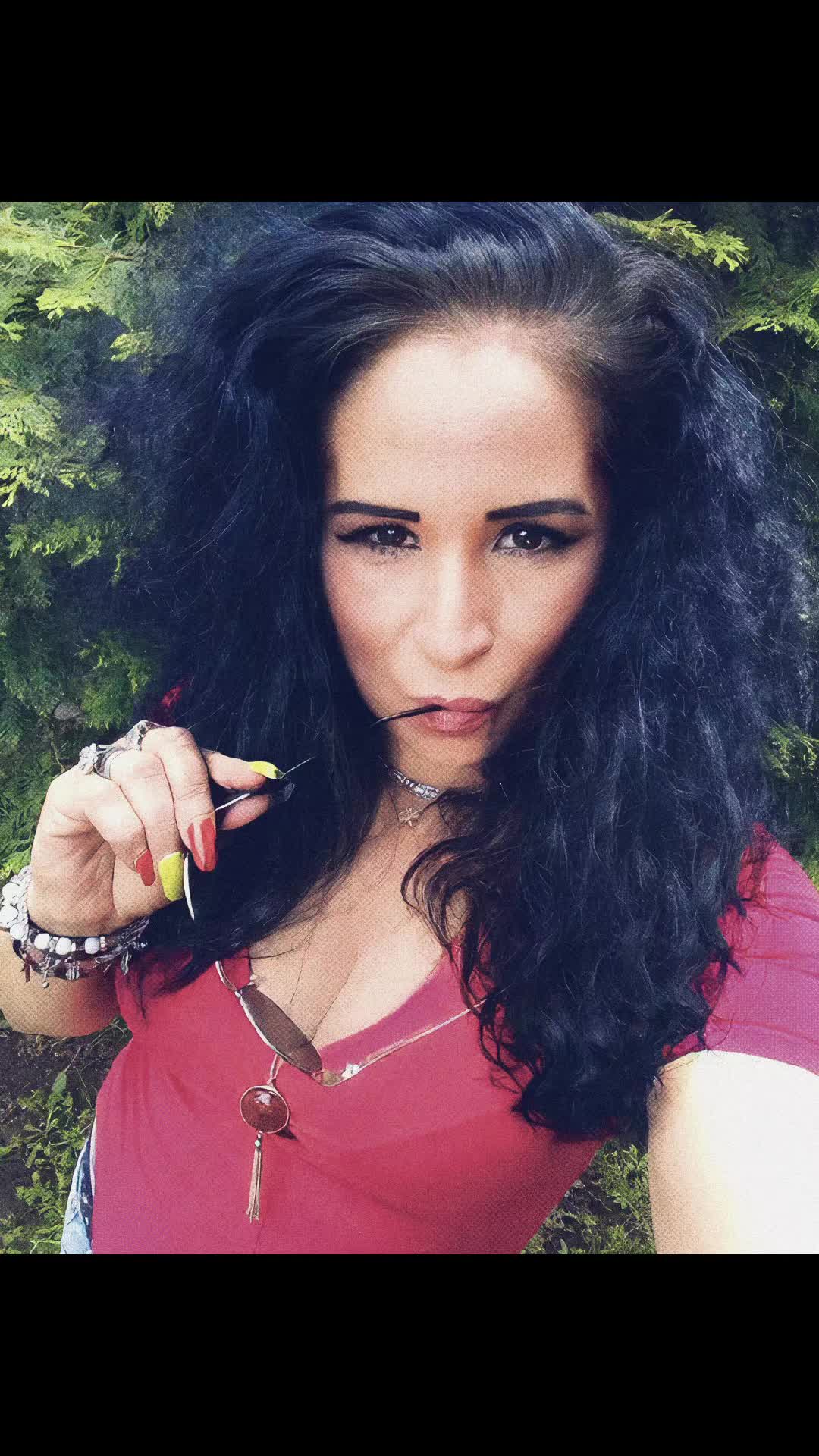 @Éva Daróczi487