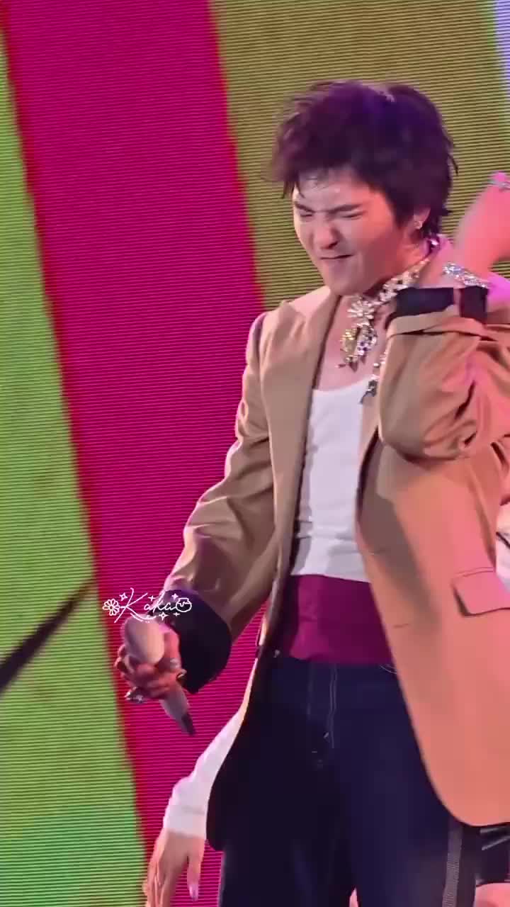 @jiyong my first love love ya
