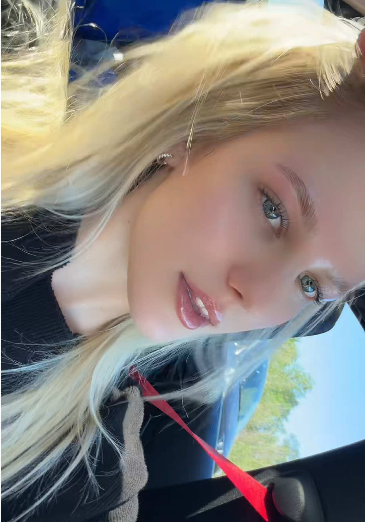 @itsvladameronenn