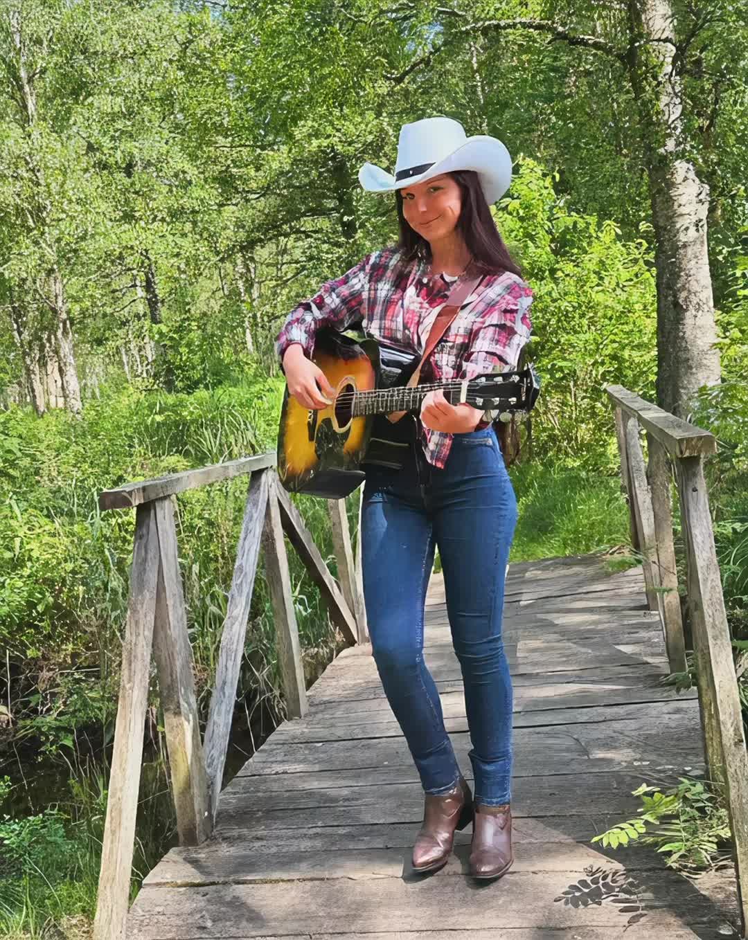 @🎼🎶CountryGirlMaria🎶🎼