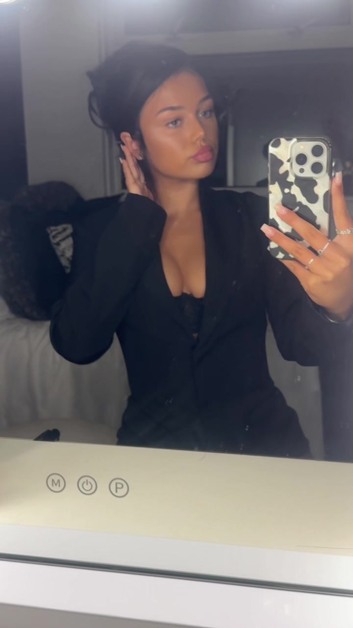 @emmi&eacute;burns