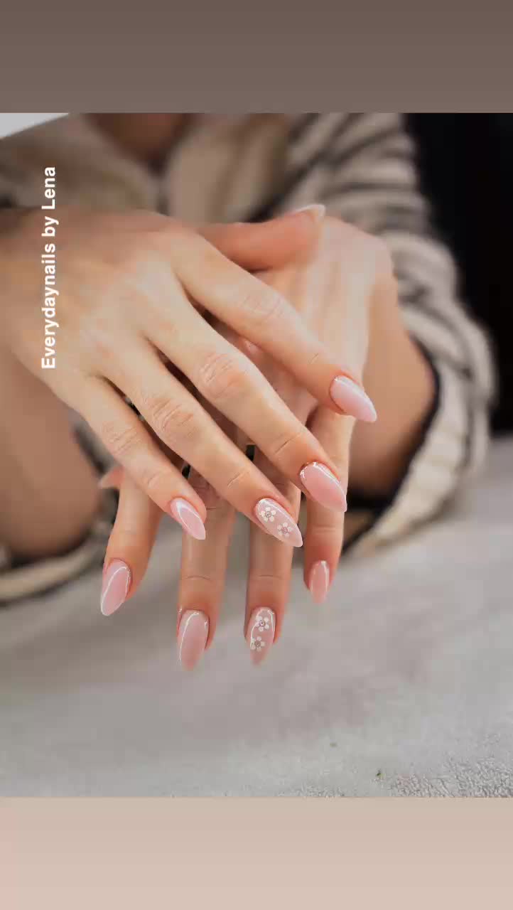 @Everydaynails by Lena