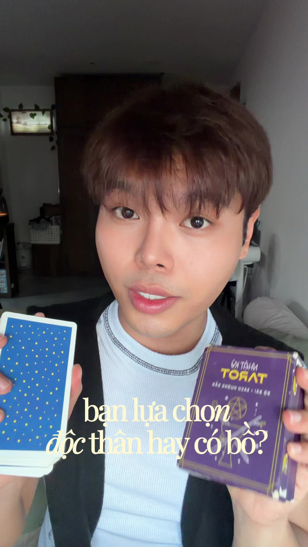@Một chiếc &ocirc;m nhỏ ch&iacute;u
