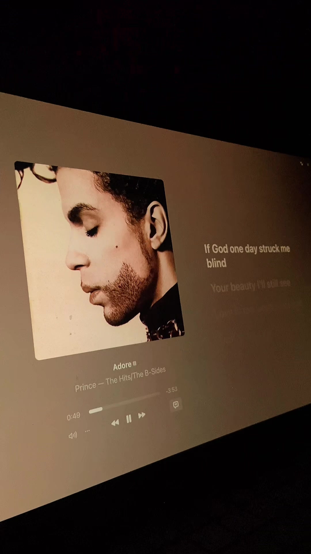@🎶glow lyrics🎶