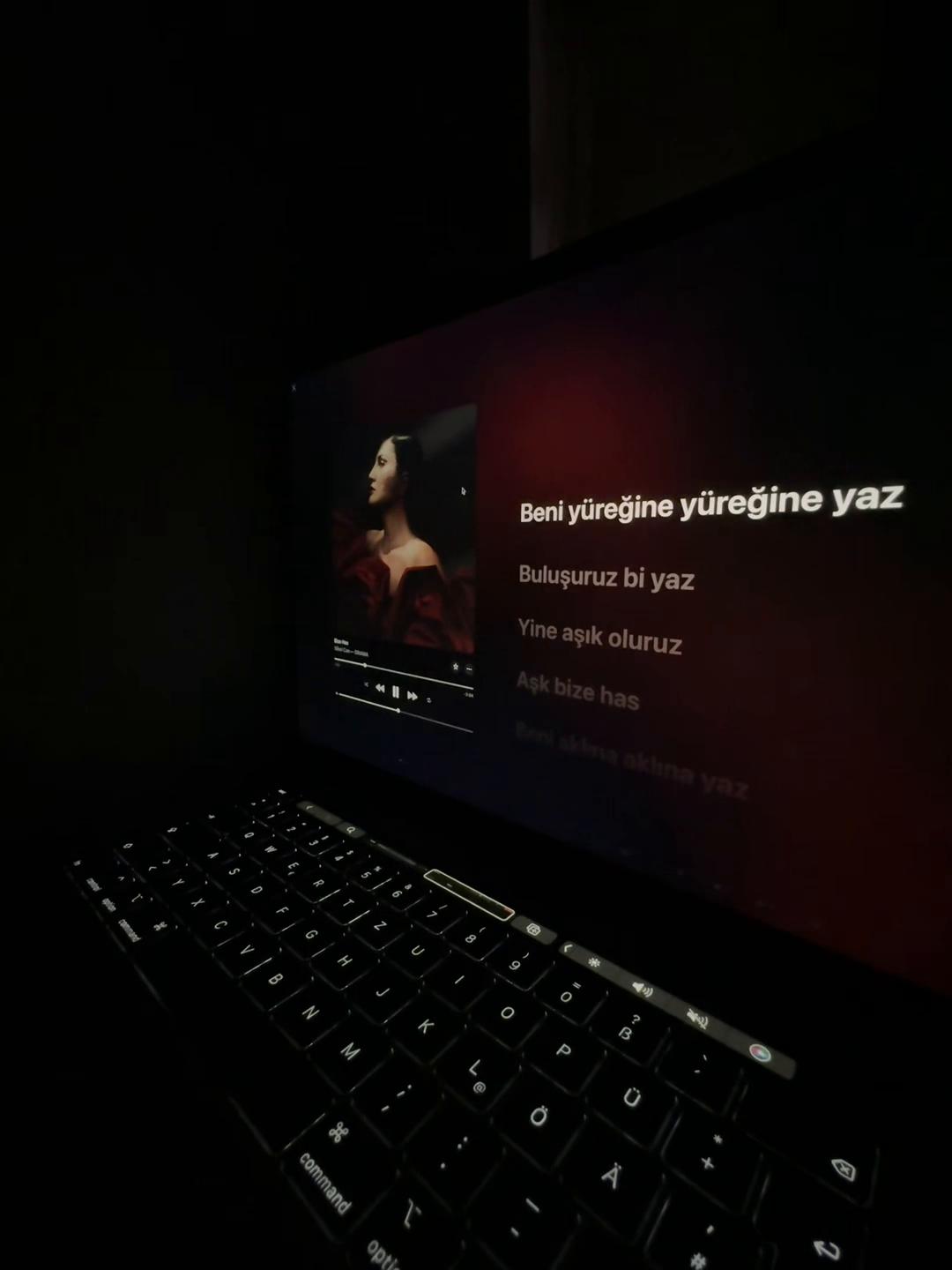 @𝑩𝒆𝒏𝒏𝒖𝒓