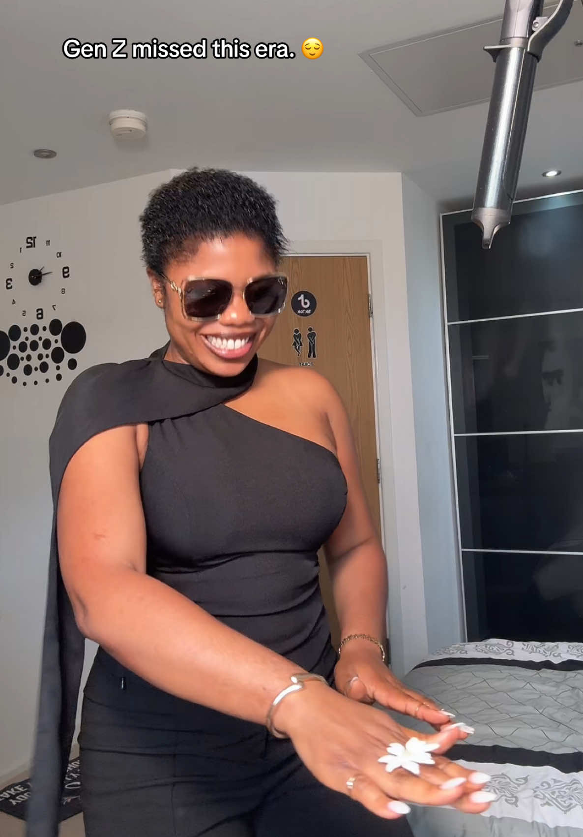 @Vibe Queen🎙️👑
