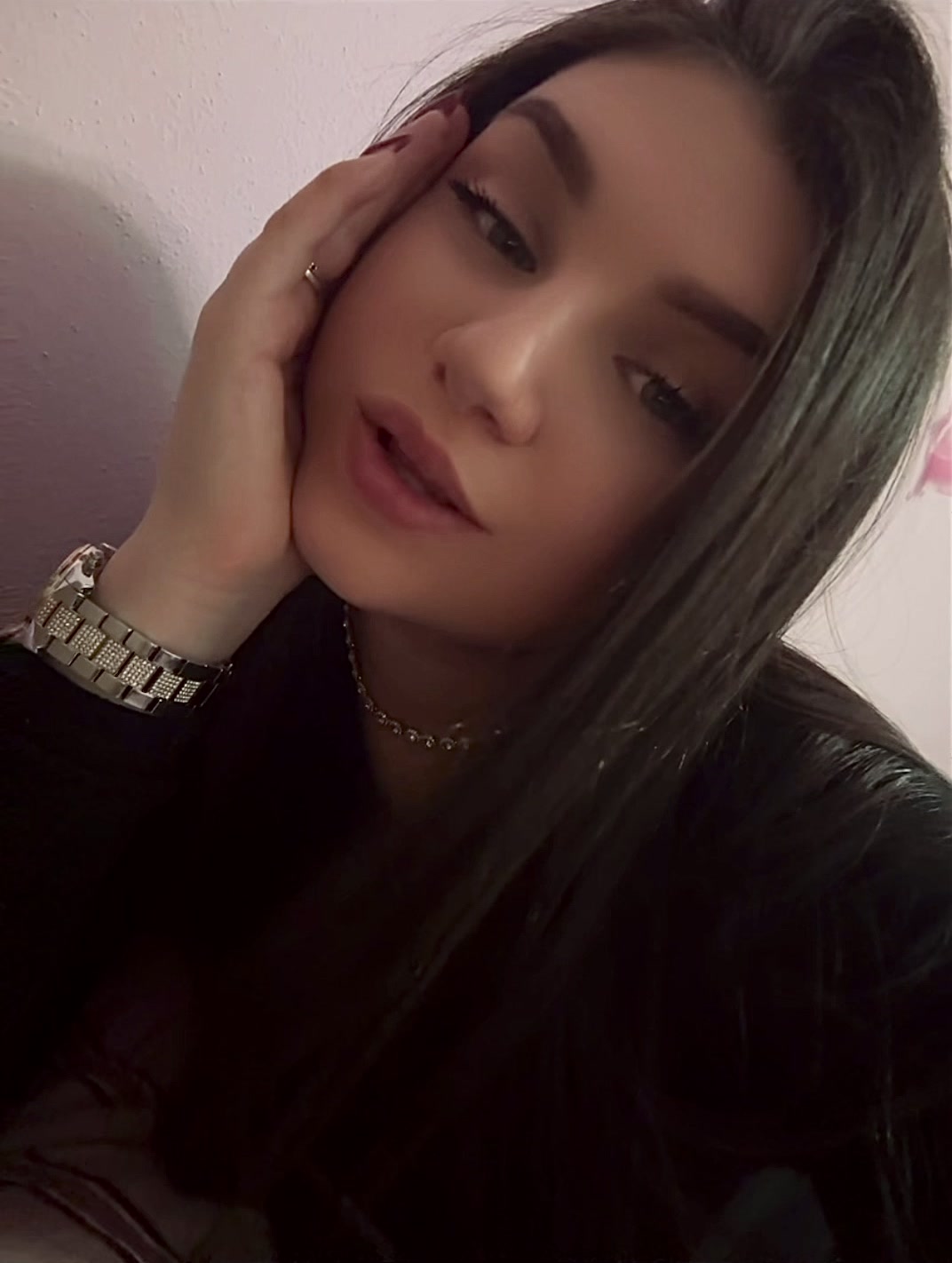 @𝑚𝑎𝑟𝑡𝑖𝑛𝑎