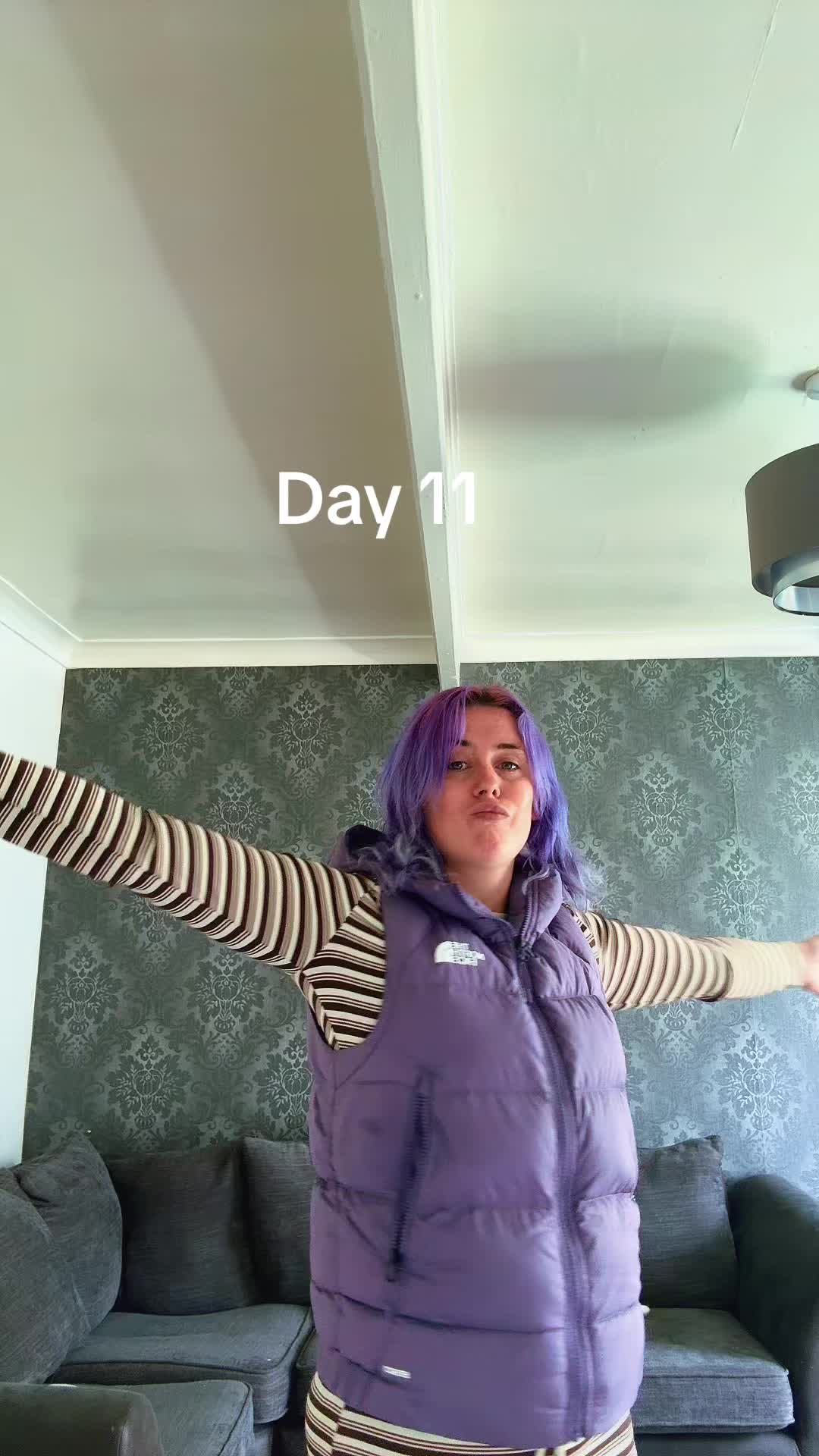 @Holly🦋🦄