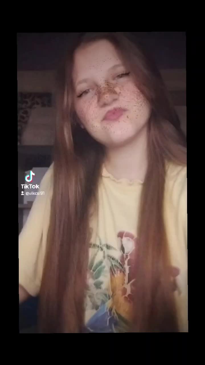 @Vikcsi🖤