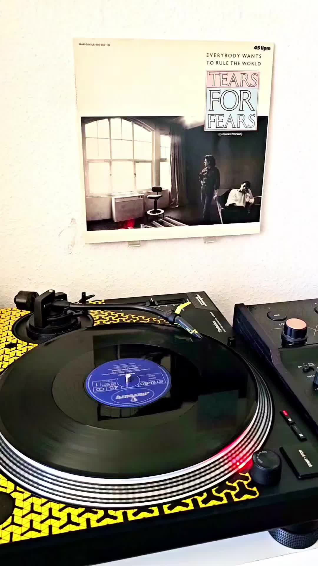 @vinyl-lover