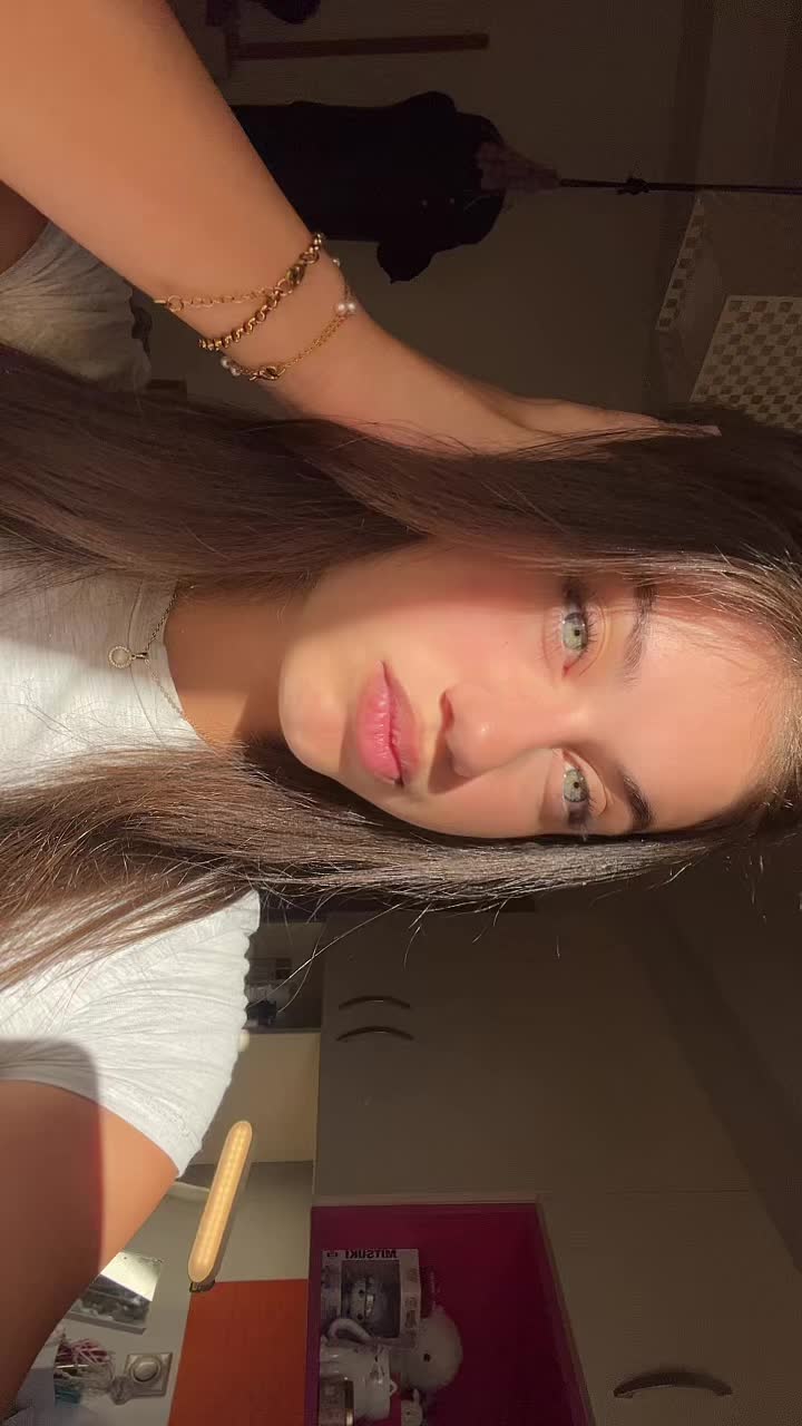 @ℰ𝓁ℯ𝓃𝒶🌺