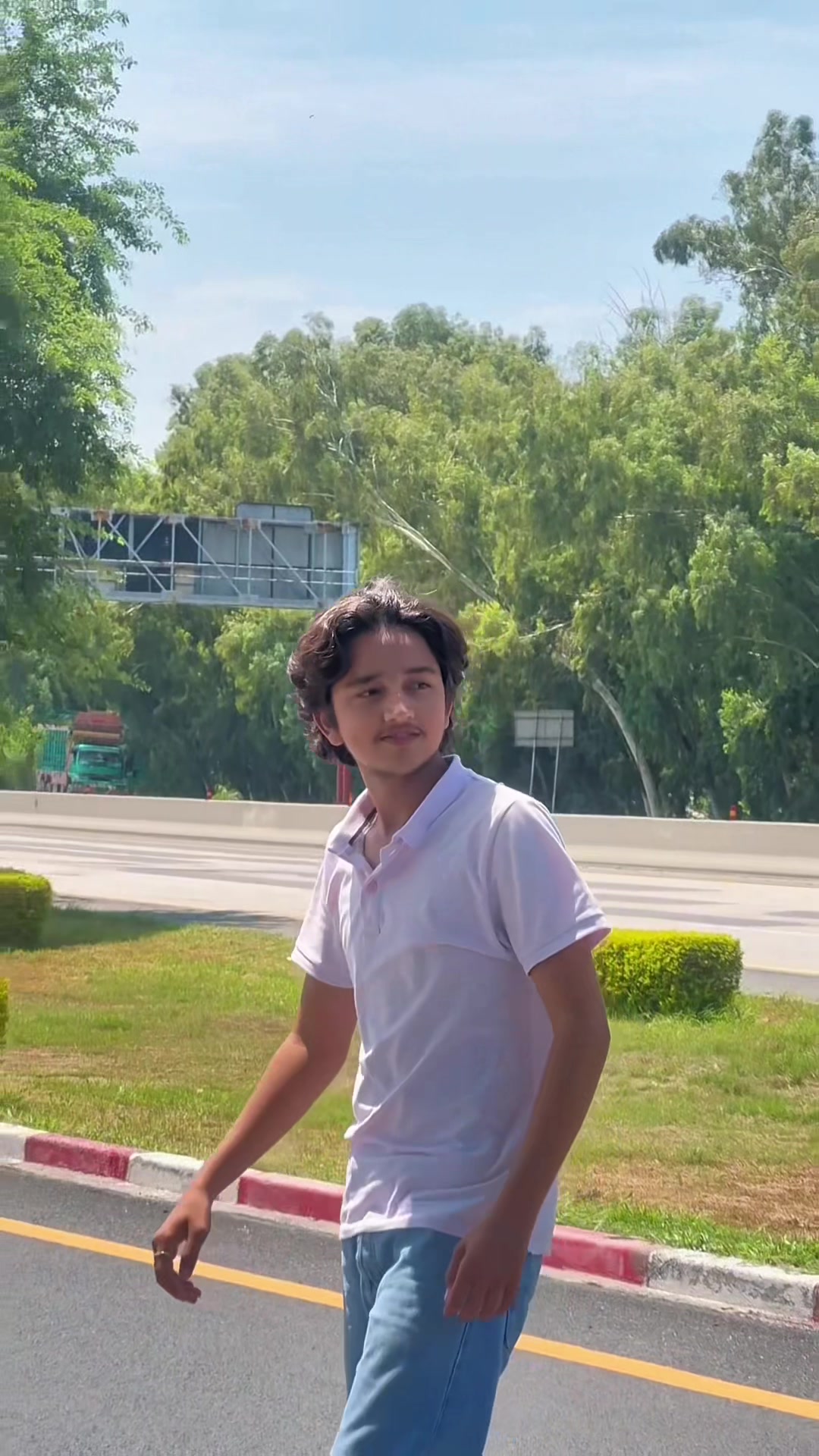 @ہارون🕊️