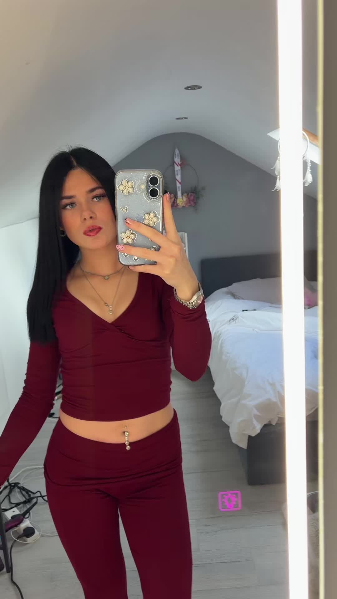 @Sophia🧸💫