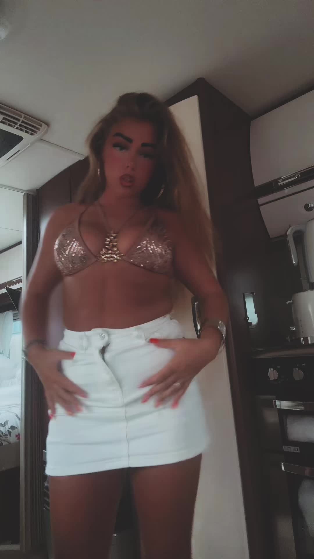 @ℬ𝓁𝒶𝒸𝓀𝒶𝓃𝓃𝓈𝒷𝒾𝒹𝒹𝓎😚