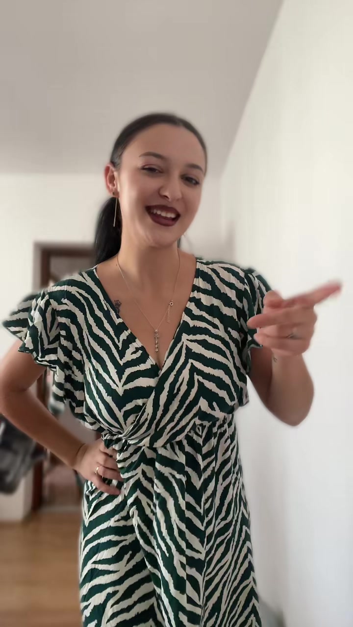 @delia_ozanaa