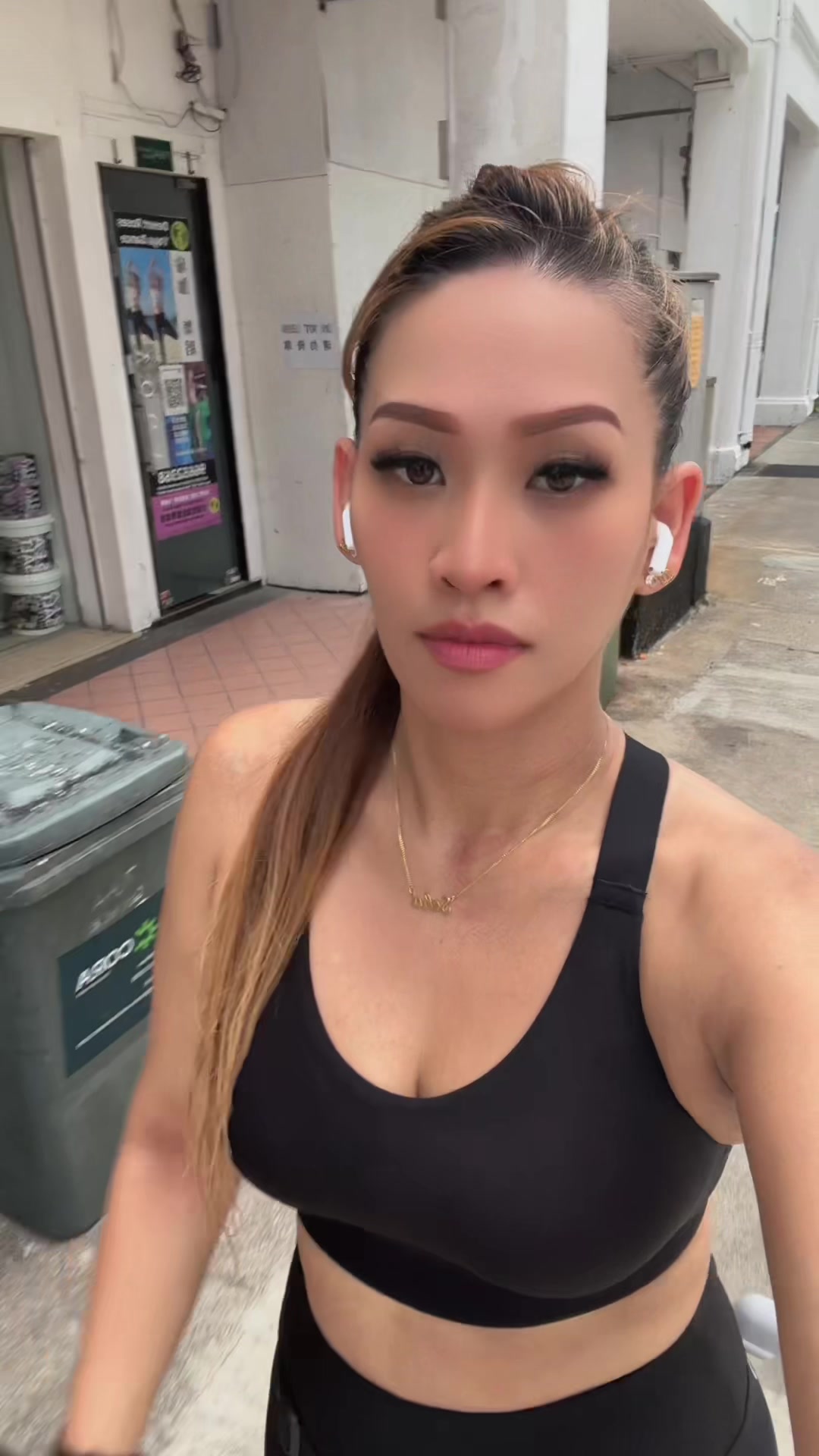 @Schastarz🇸🇬