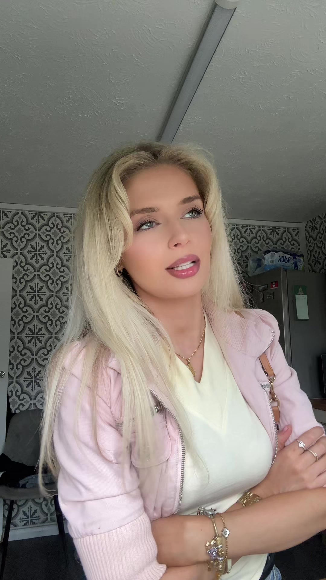 @Demi-lee