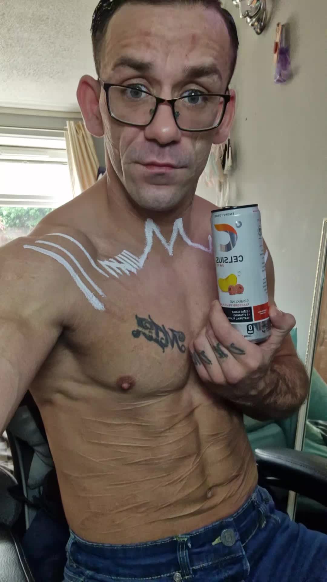 @Michael Lloyd/bodybuilder