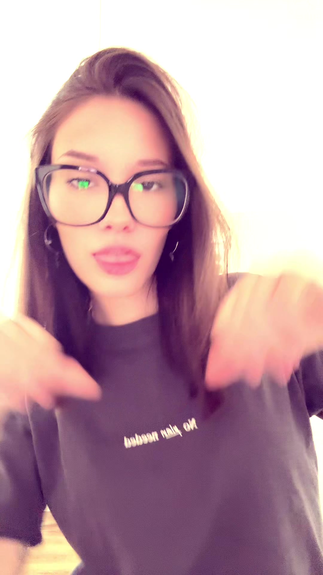 @elliepasqui