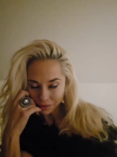 @BlondiFox