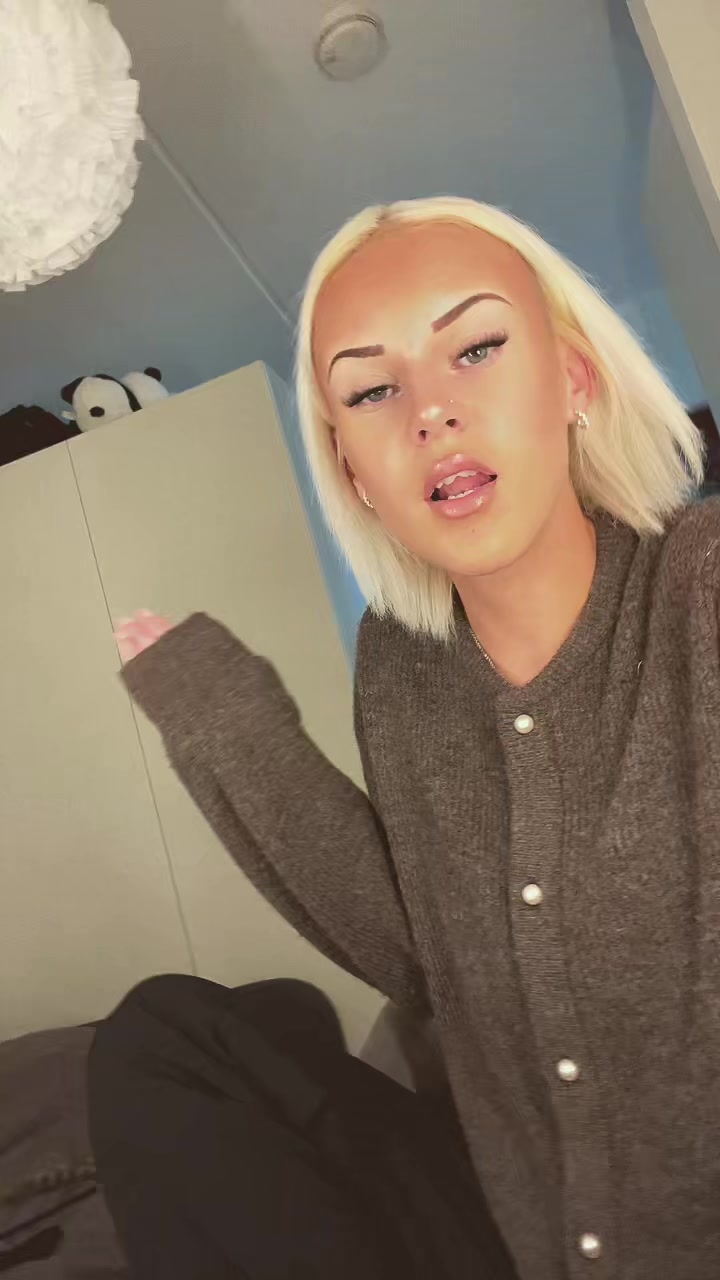 @𝑨𝒏𝒏𝒆 𝑳𝒂𝒓𝒔𝒆𝒏