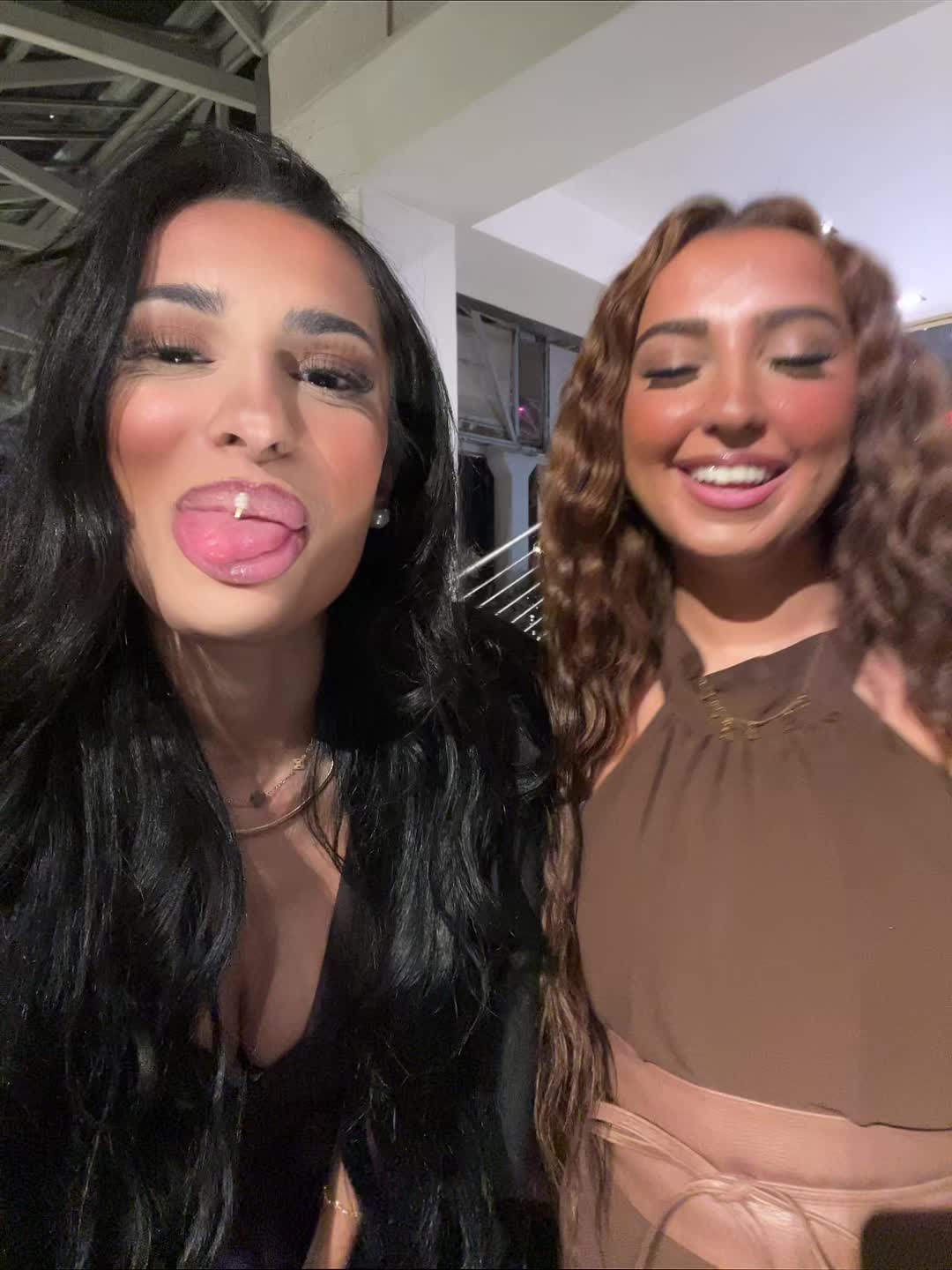 @$hakira