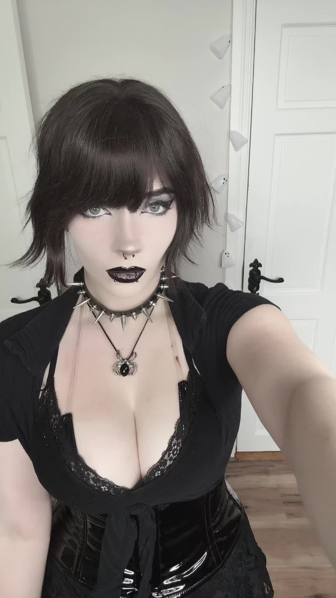 @cutiegothxo1
