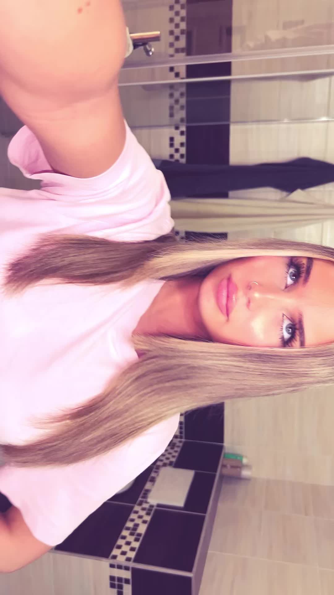 @<33