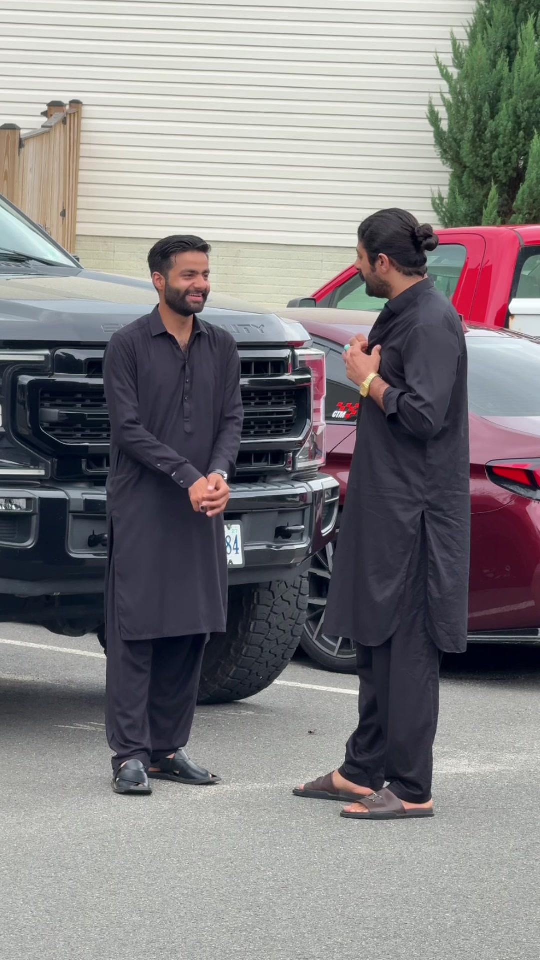 @Ali Malhi 10 🇺🇸🇵🇰