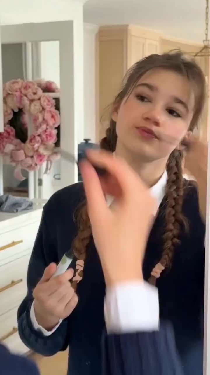 @Karolina Protsenko