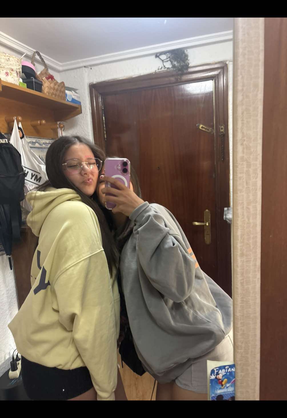 @𝒶𝒾𝓃𝒶𝓇𝒶
